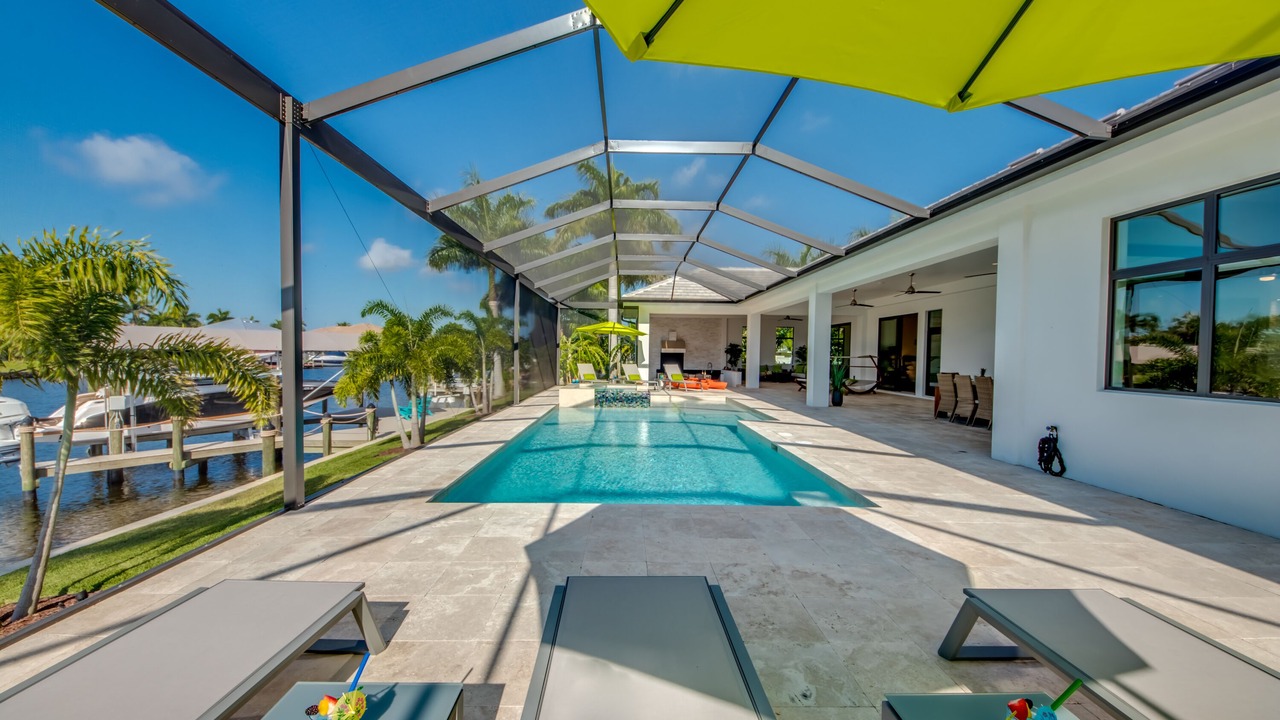 Photo of Outdoor in Pelican
