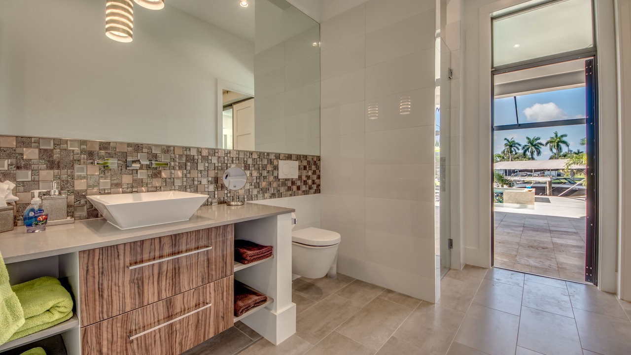 Photo of Bathroom in Pelican
