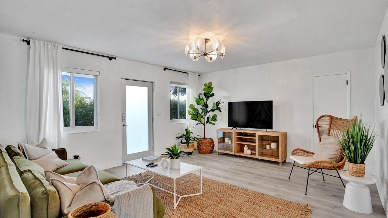 Photo of Livingroom in West Avenue