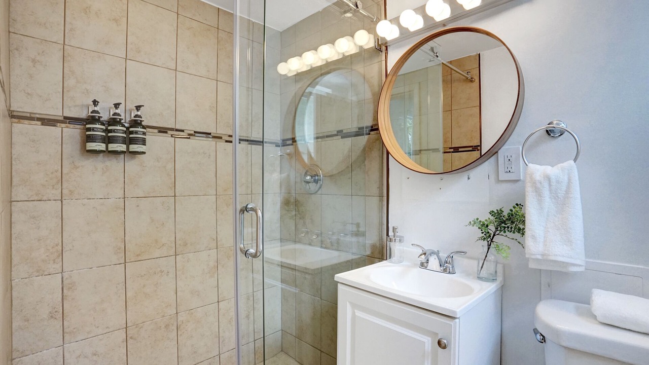 Photo of Bathroom in West Avenue
