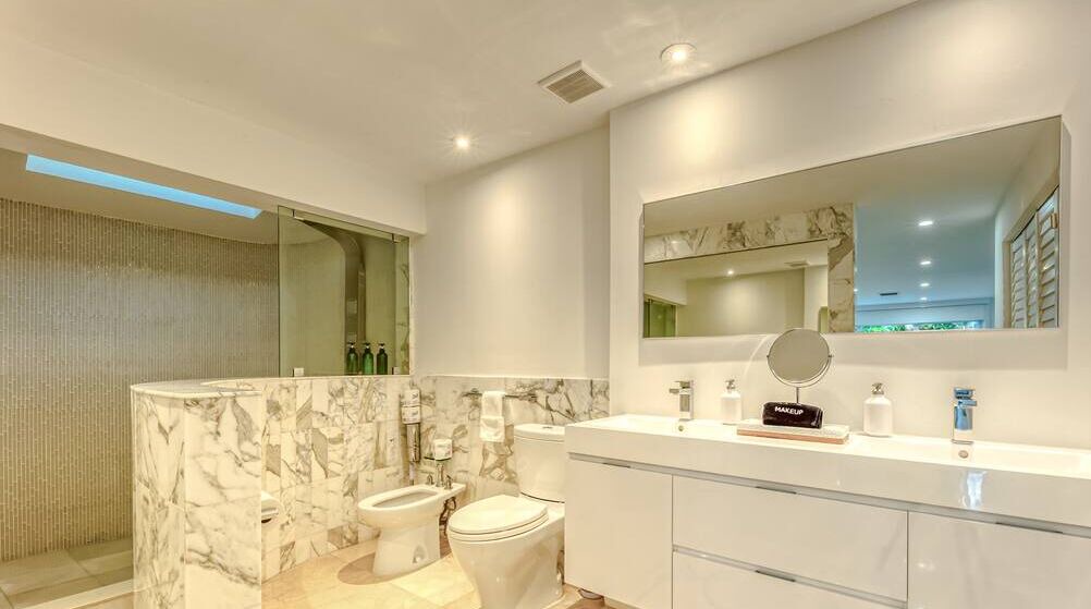 Photo of Bathroom in Barrier Island