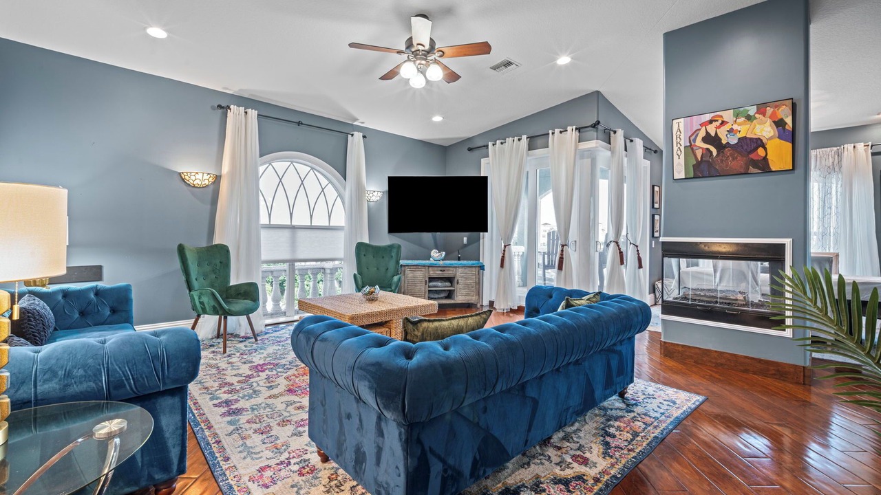 Photo of Livingroom in Crescent Beach