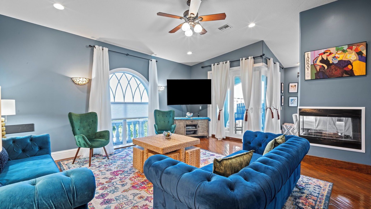 Photo of Livingroom in Crescent Beach