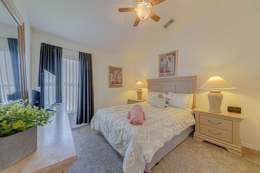 Photo of Bedroom in Orange Tree