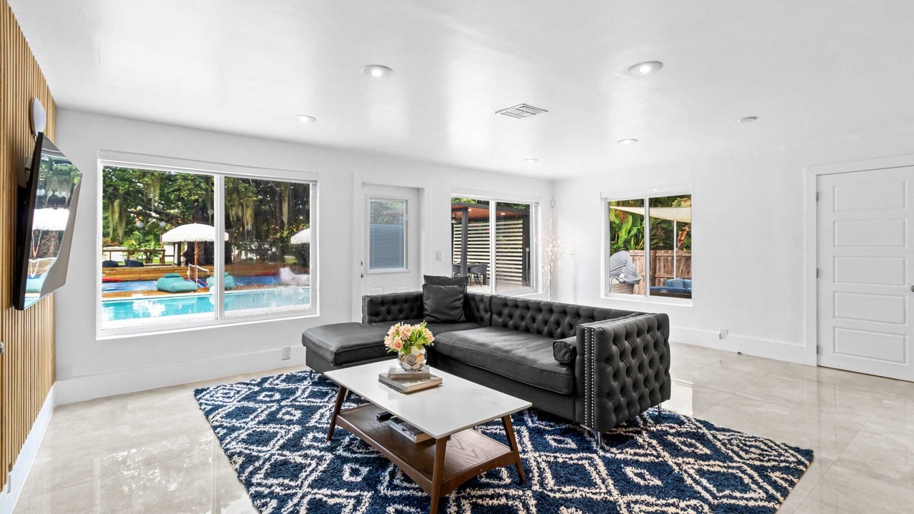 Photo of Livingroom in El Portal