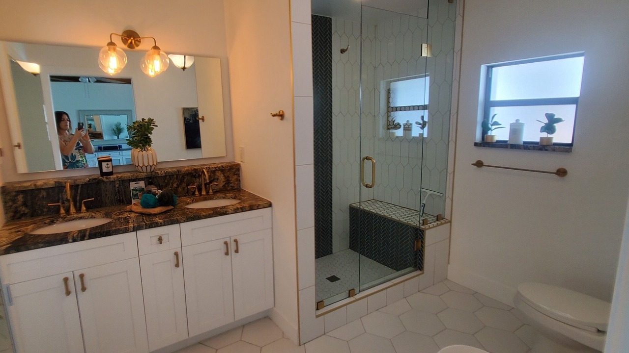 Photo of Bathroom in Yacht Club