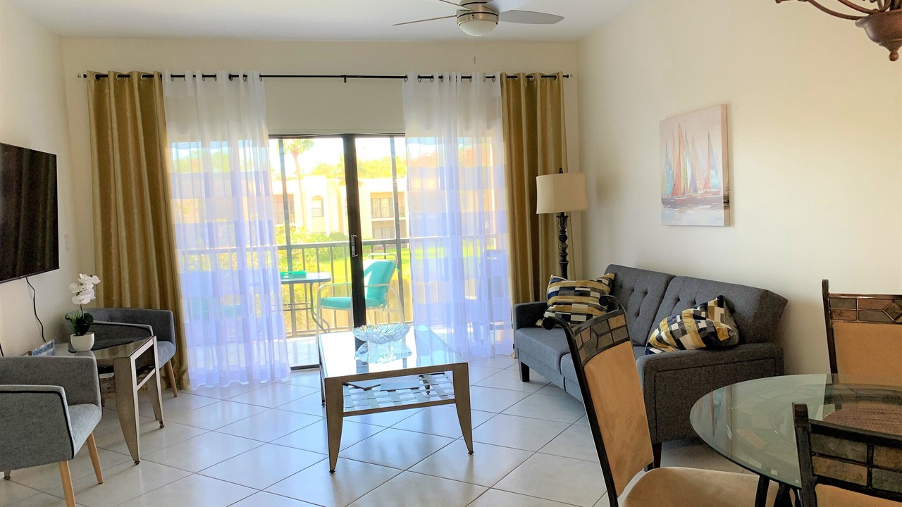 Photo of Livingroom in Central Naples