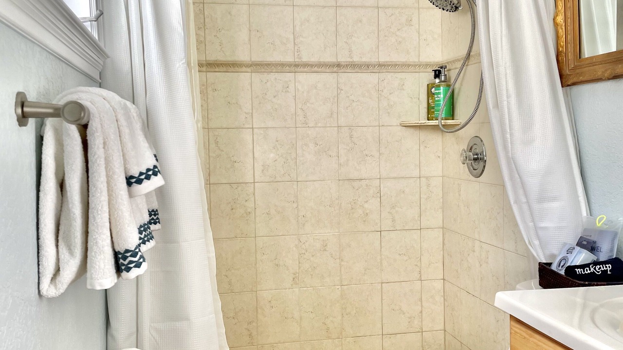 Photo of Bathroom in Parrot Cove