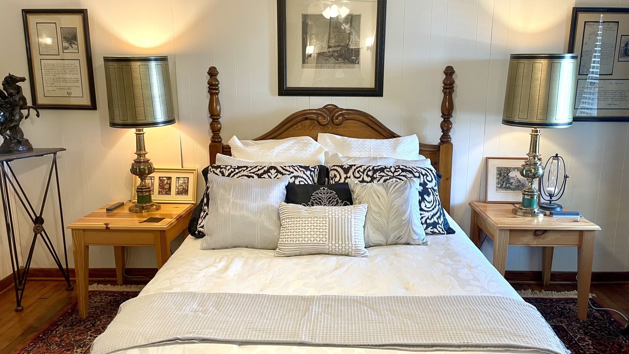 Photo of Bedroom in Sanders Beach