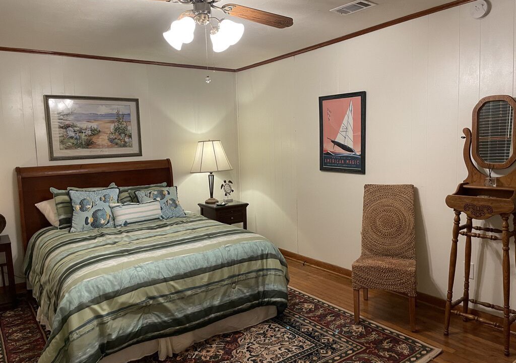 Photo of Bedroom in Sanders Beach