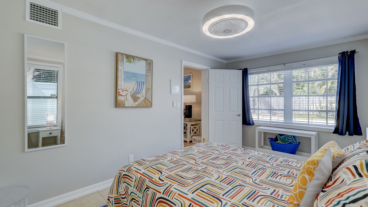 Photo of Bedroom in Oakland Park