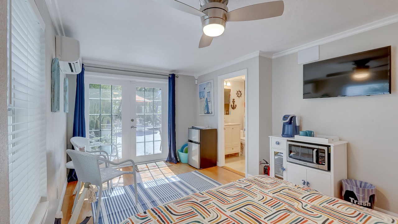 Photo of Bedroom in Oakland Park