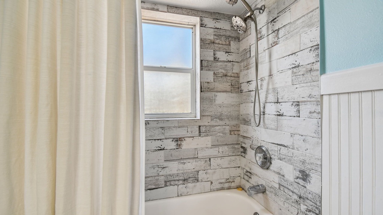 Photo of Bathroom in Independence Square