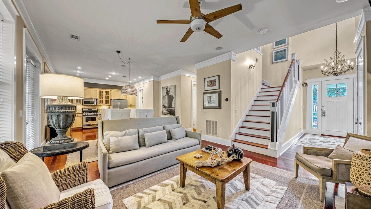 Photo of Livingroom in Laurel Grove