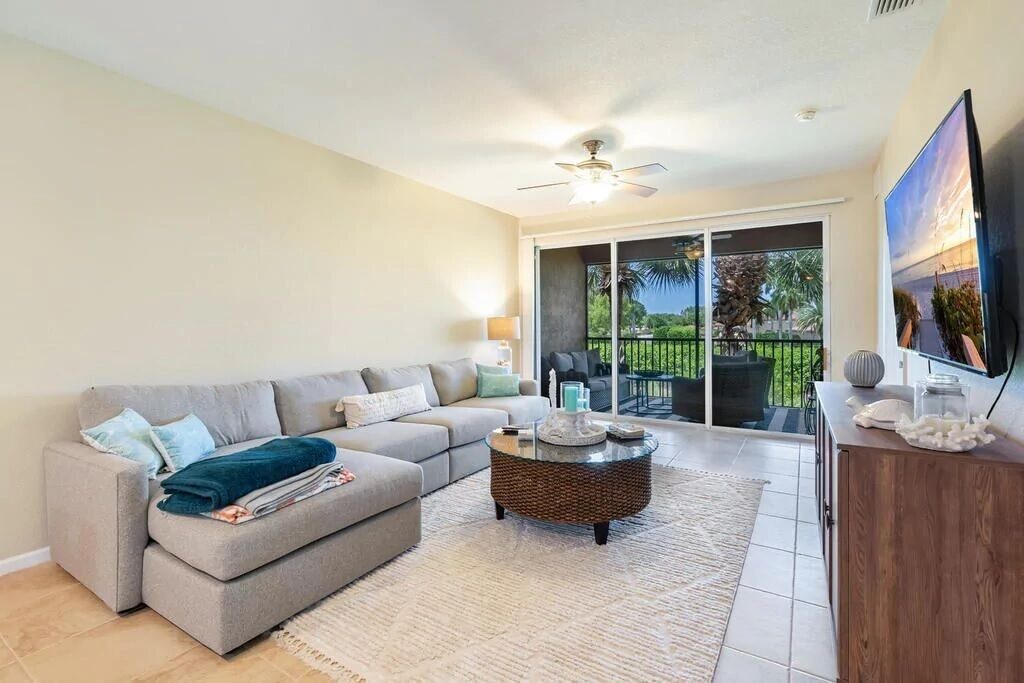 Photo of Livingroom in Naples