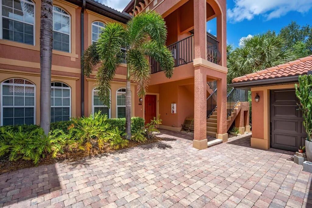 Photo of Outdoor in Naples