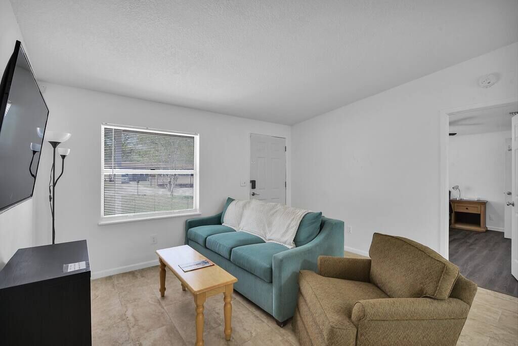 Photo of Livingroom in Westside