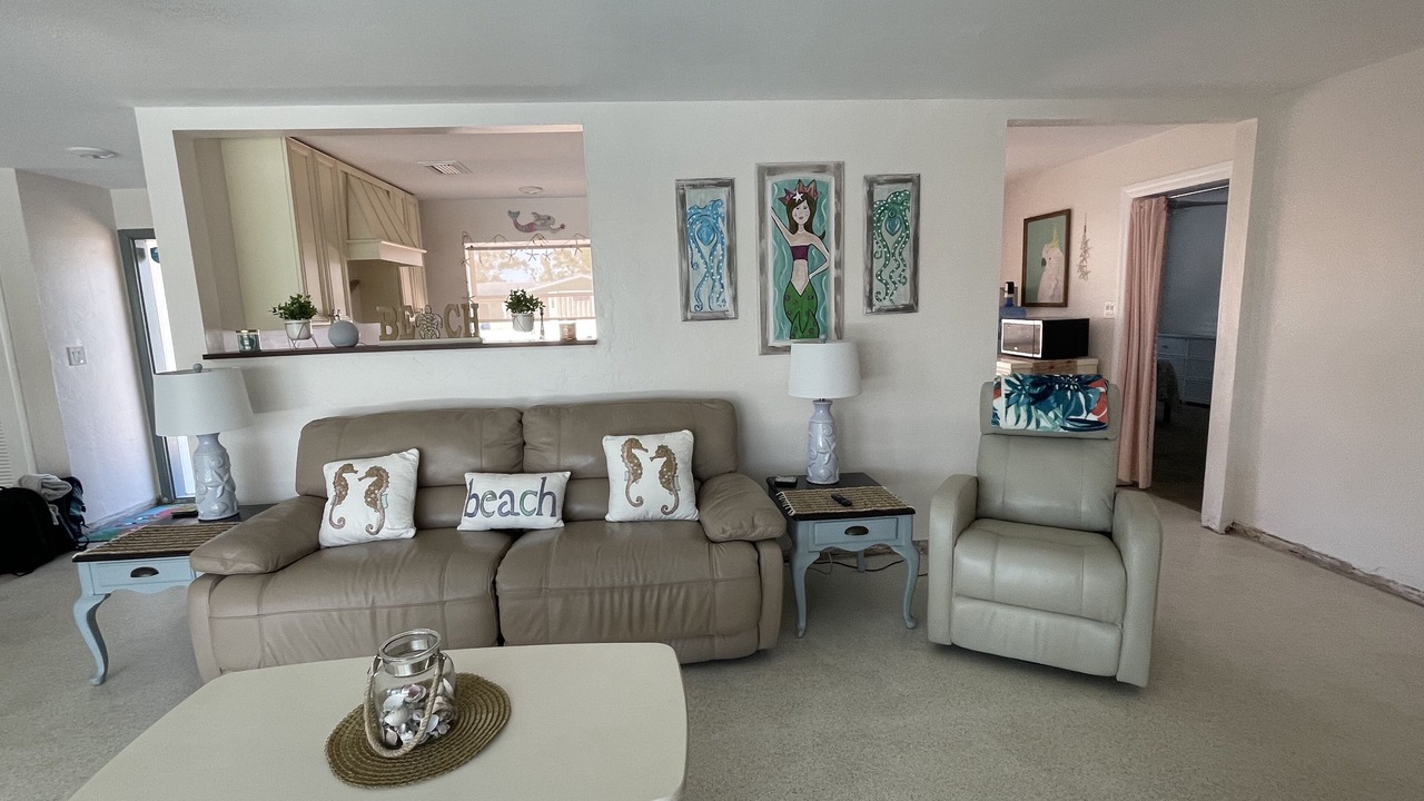 Photo of Livingroom in Lochmoor Waterway Estates