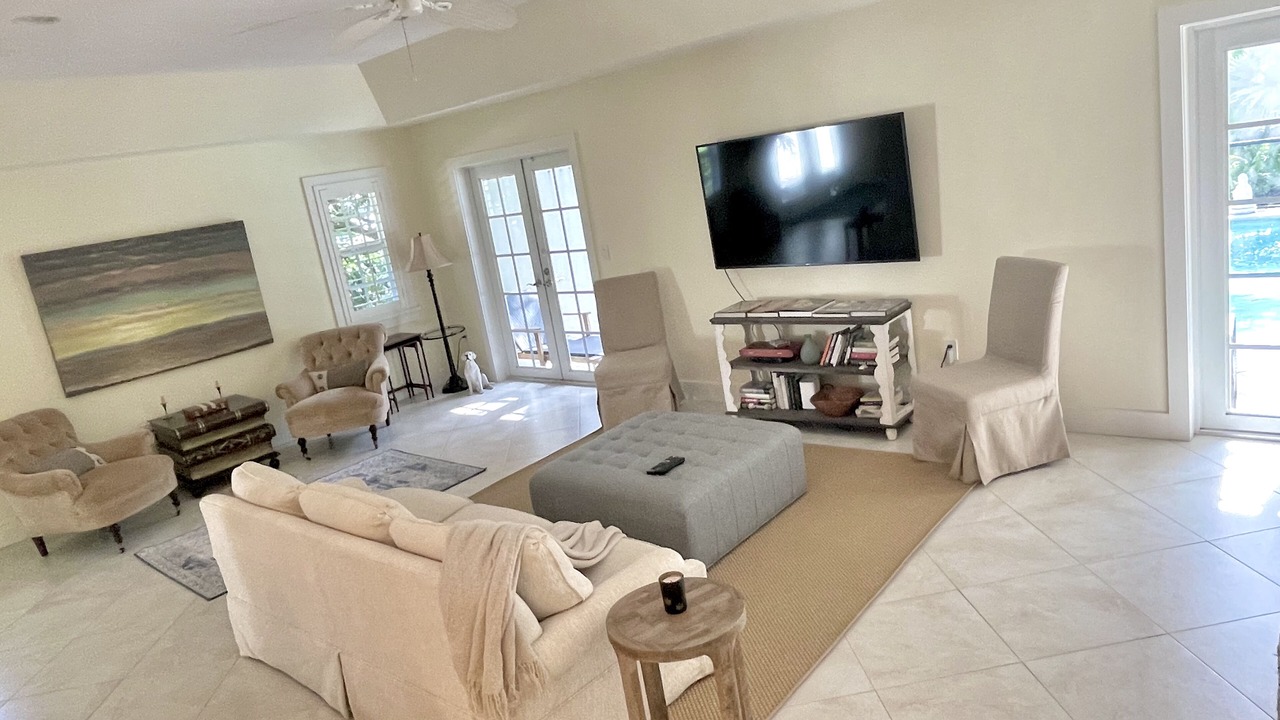 Photo of Livingroom in Central Beach