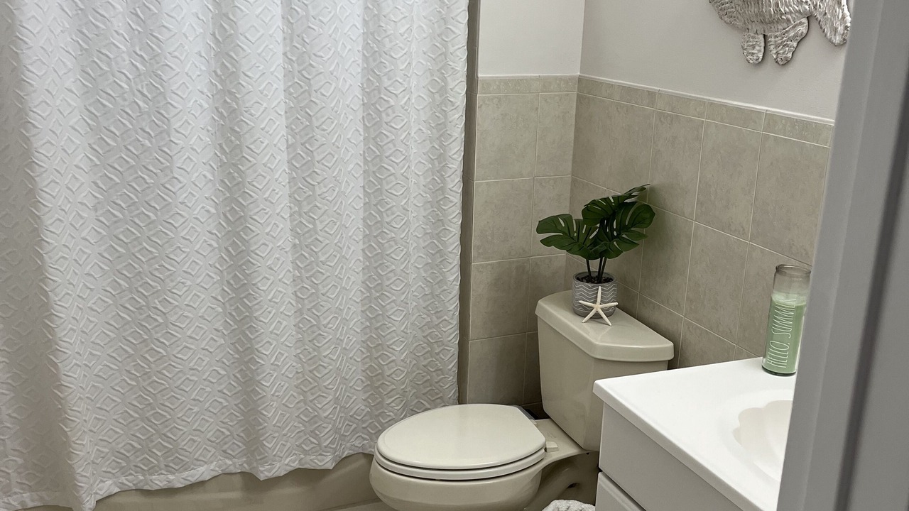Photo of Bathroom in Venetian Shores