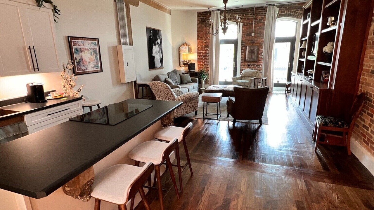 Photo of Livingroom in Downtown