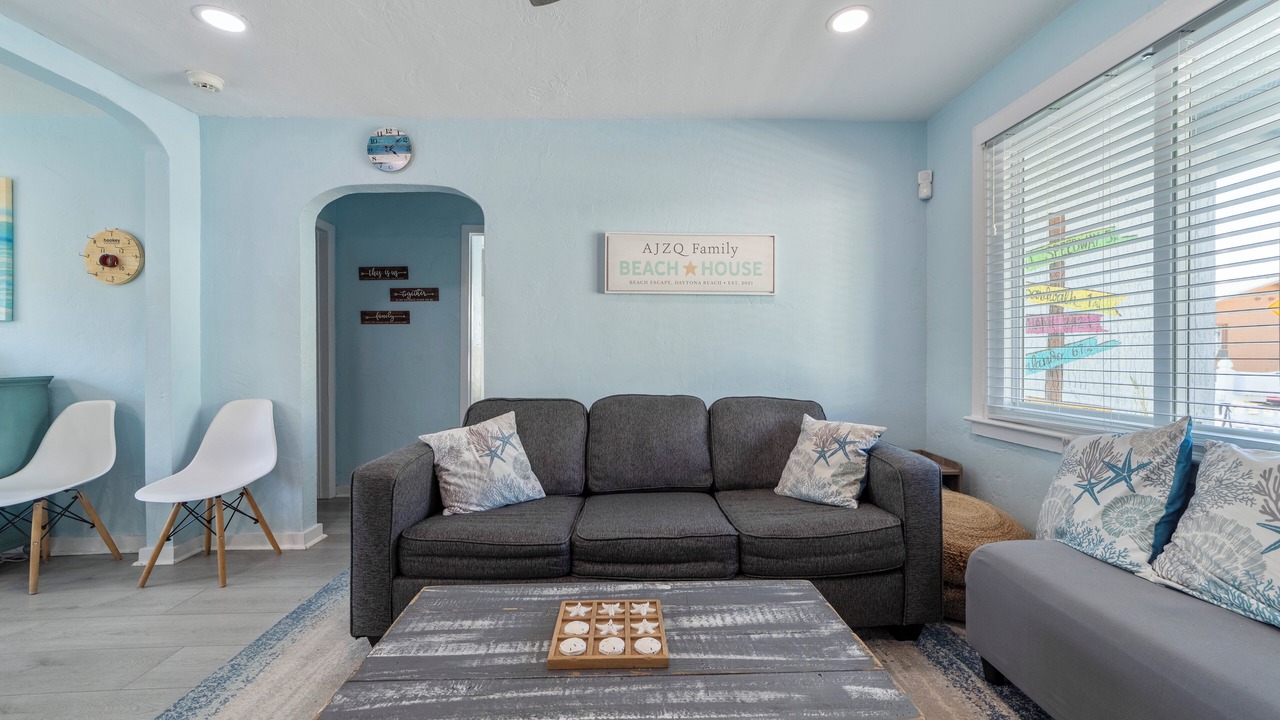 Photo of Livingroom in South Peninsula Historic District
