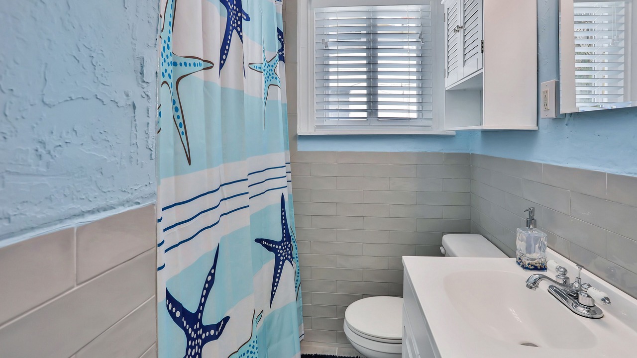 Photo of Bathroom in South Peninsula Historic District