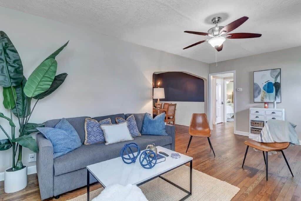 Photo of Livingroom in Lakewood