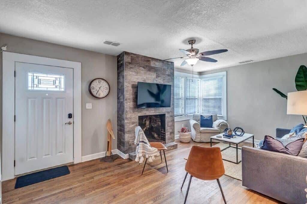 Photo of Livingroom in Lakewood
