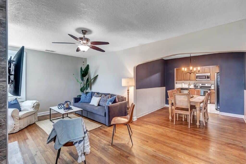 Photo of Livingroom in Lakewood