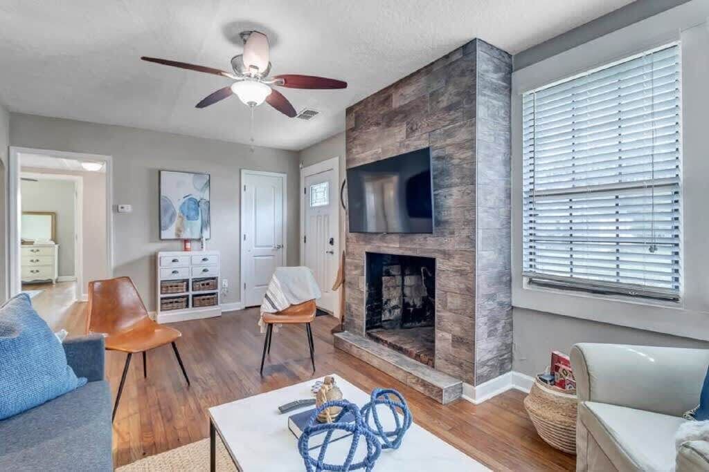 Photo of Livingroom in Lakewood