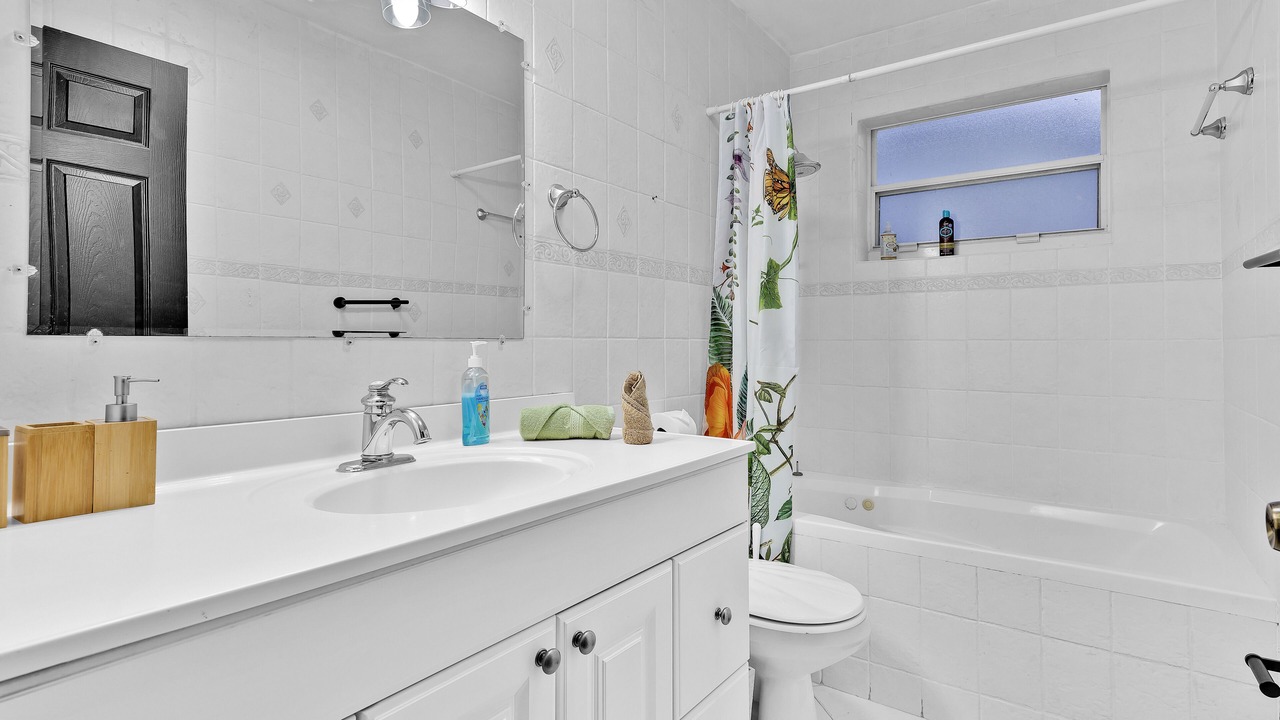 Photo of Bathroom in Pembroke Pines