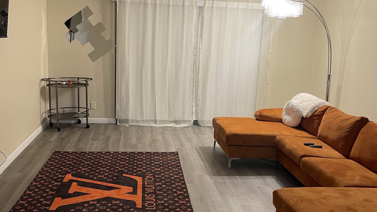 Photo of Livingroom in Lauderhill