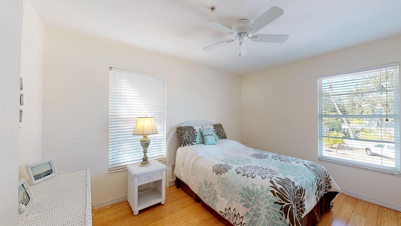 Photo of Bedroom in Mid Island