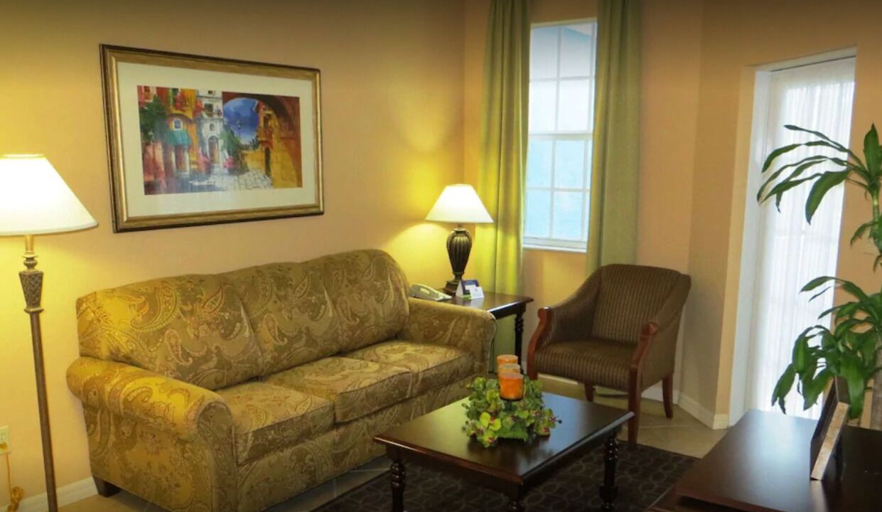 Photo of Livingroom in Weston
