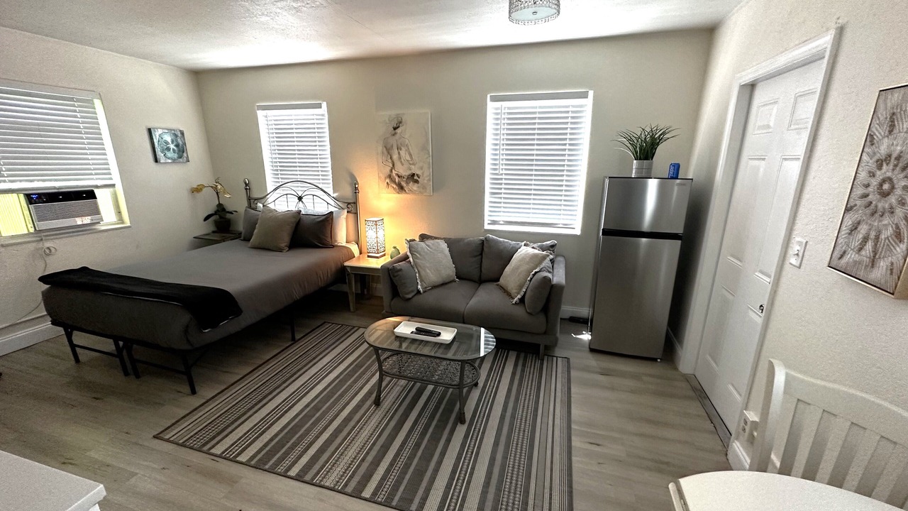 Photo of Bedroom in Lake Worth