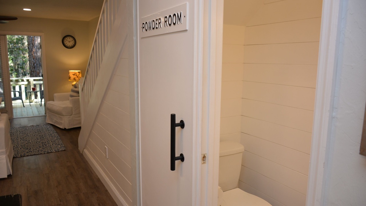 Photo of Bedroom in Haile Plantation