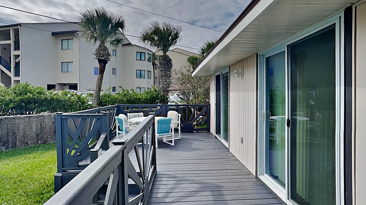 Photo of Patio Balcony in Surfcrest Village