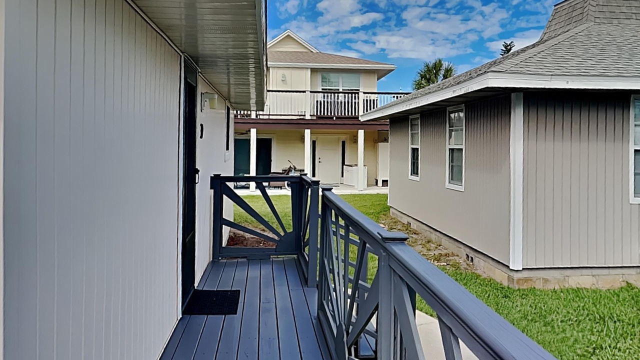 Photo of Patio Balcony in Surfcrest Village