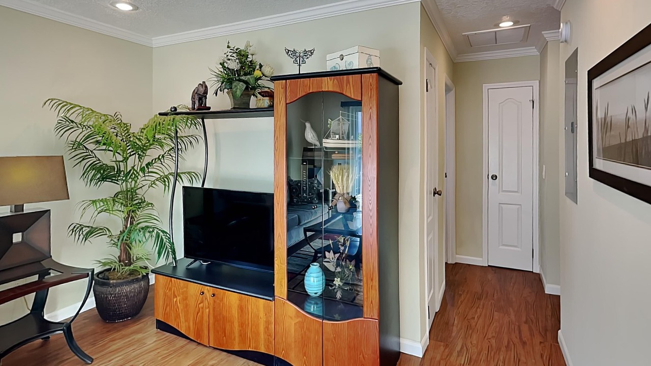 Photo of Livingroom in Surfcrest Village