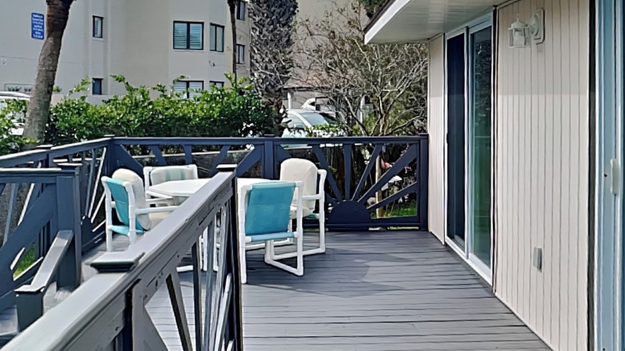 Photo of Patio Balcony in Surfcrest Village