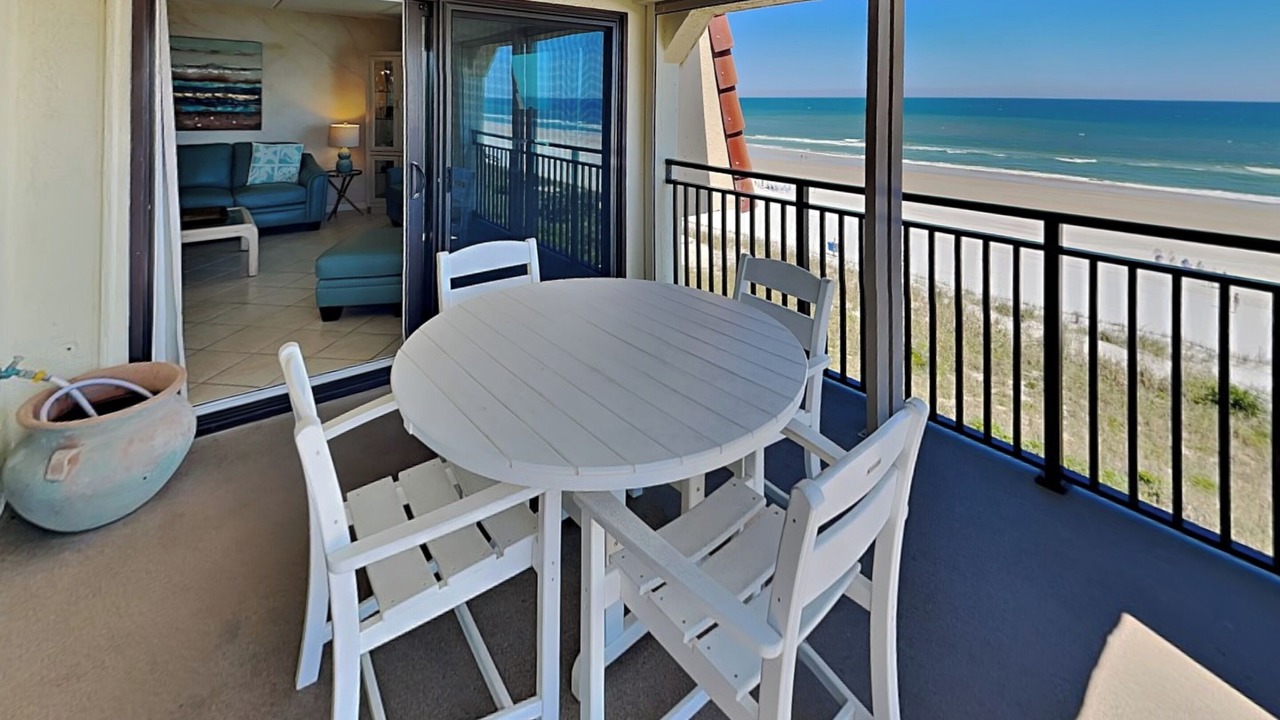 Photo of Patio Balcony in Crescent Beach