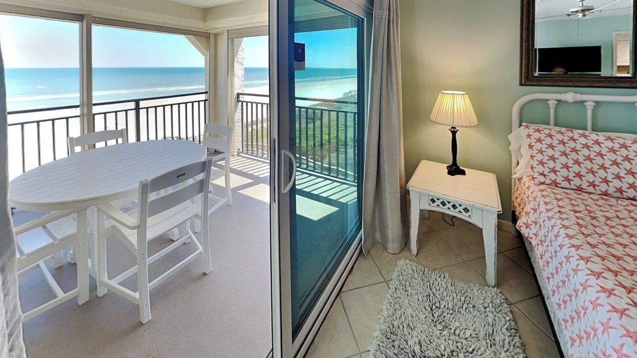 Photo of Patio Balcony in Crescent Beach