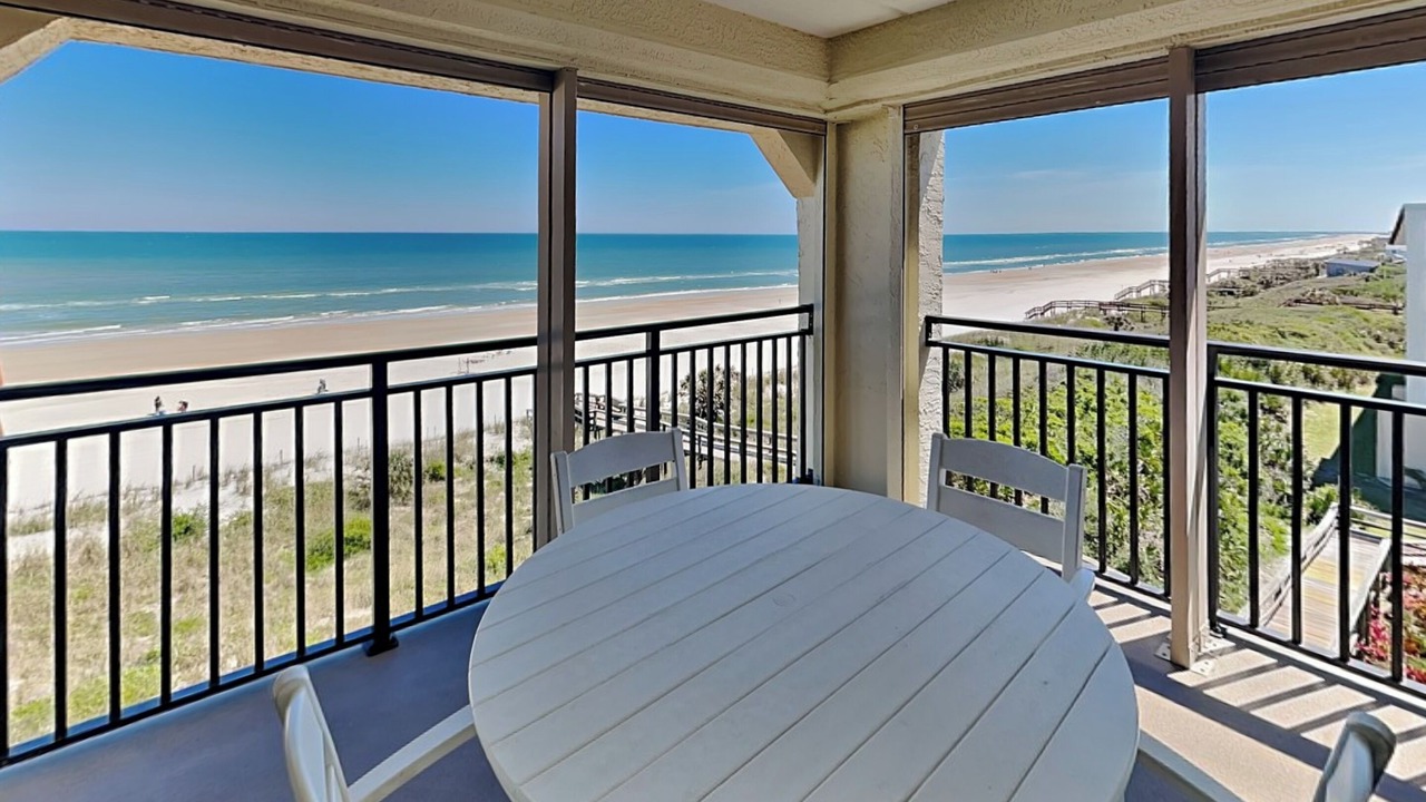 Photo of Patio Balcony in Crescent Beach