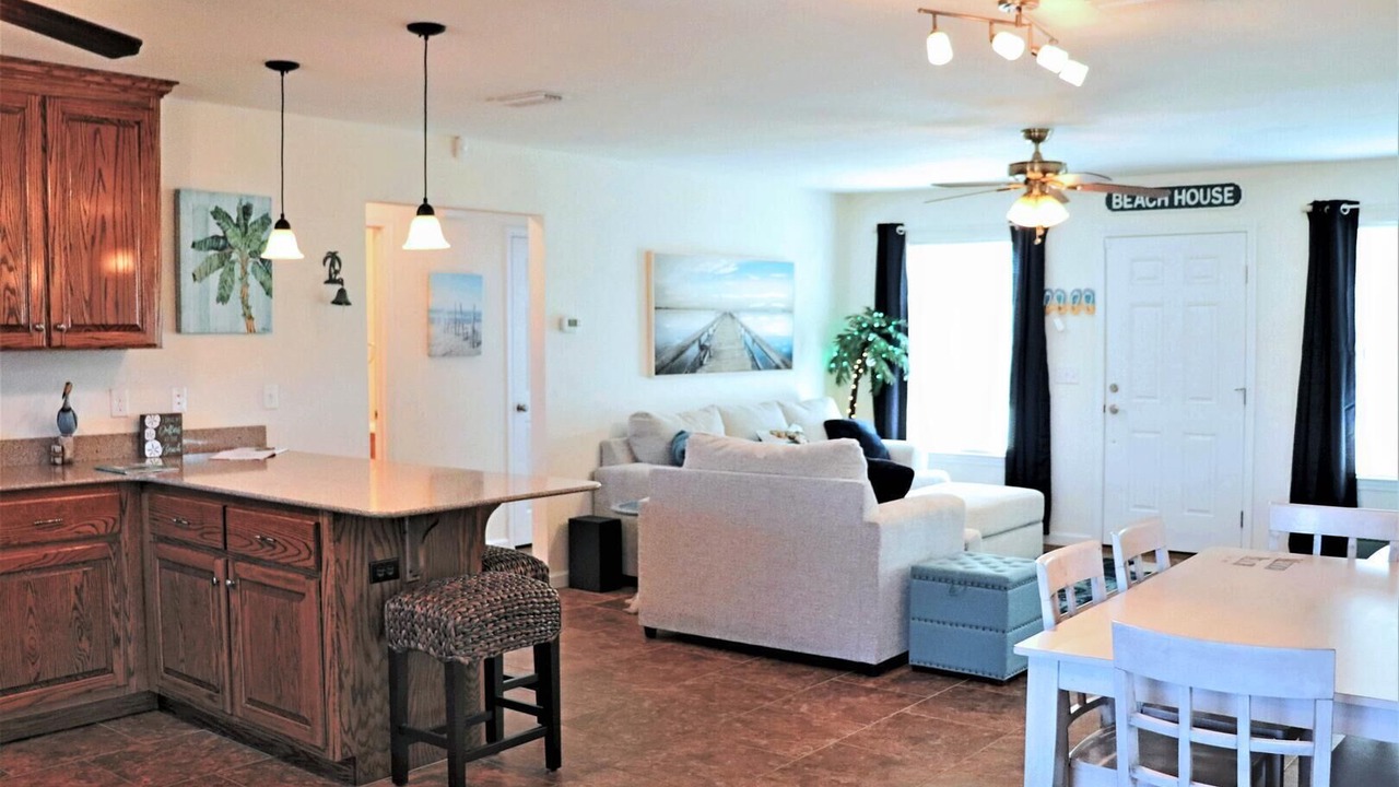 Photo of Livingroom in Mexico Beach