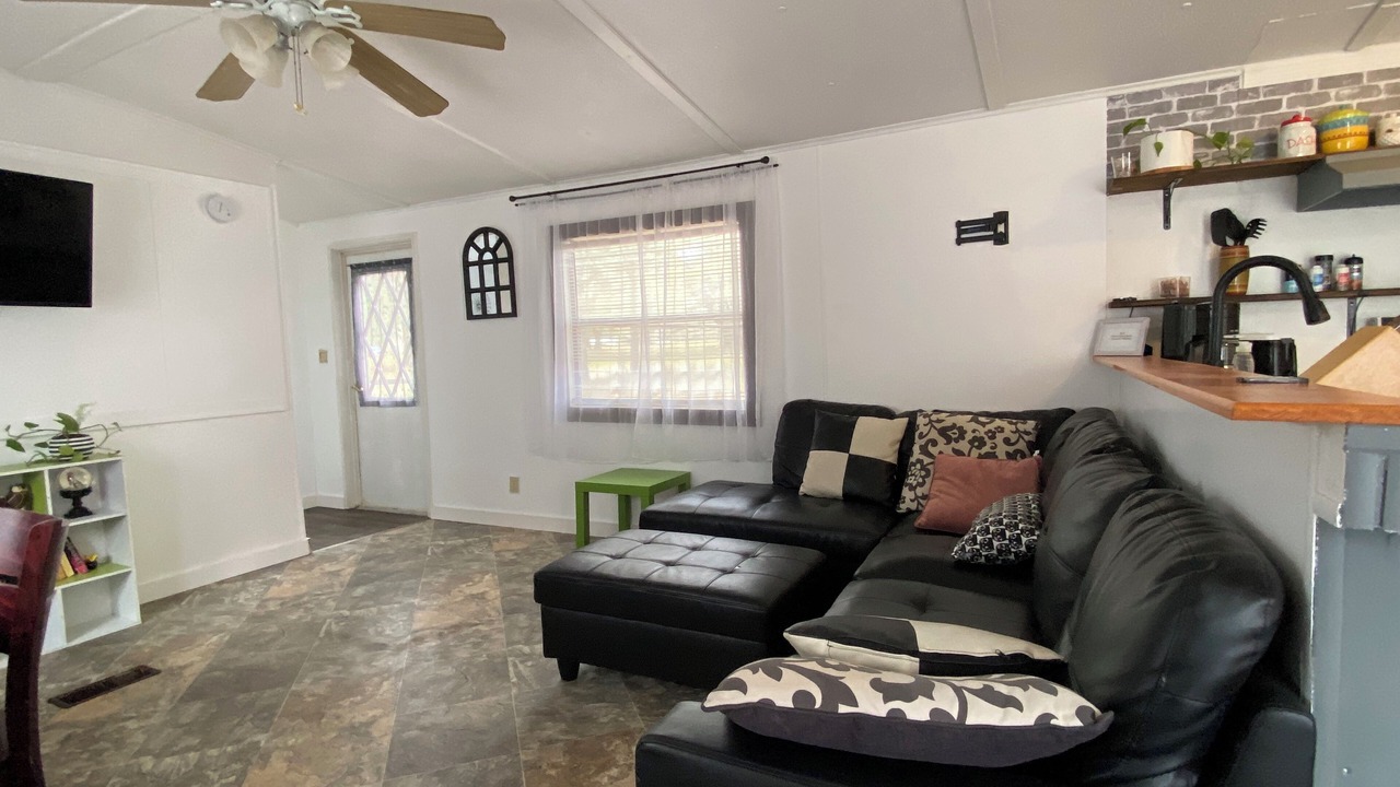 Photo of Livingroom in Lake City