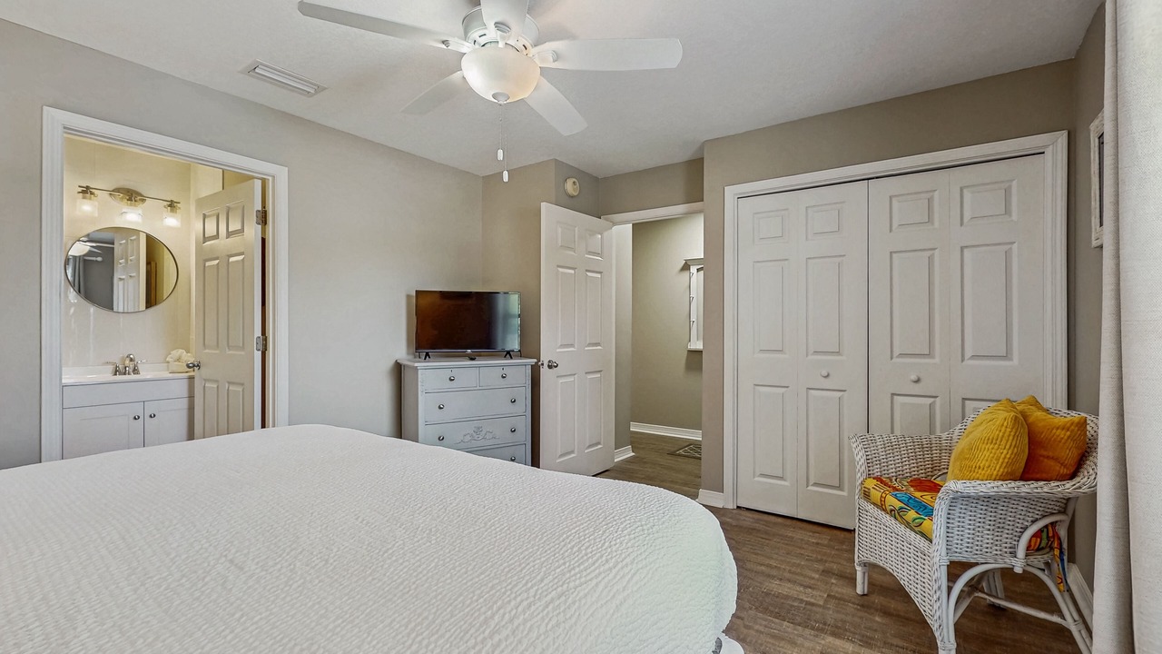 Photo of Bedroom in Gulf Place