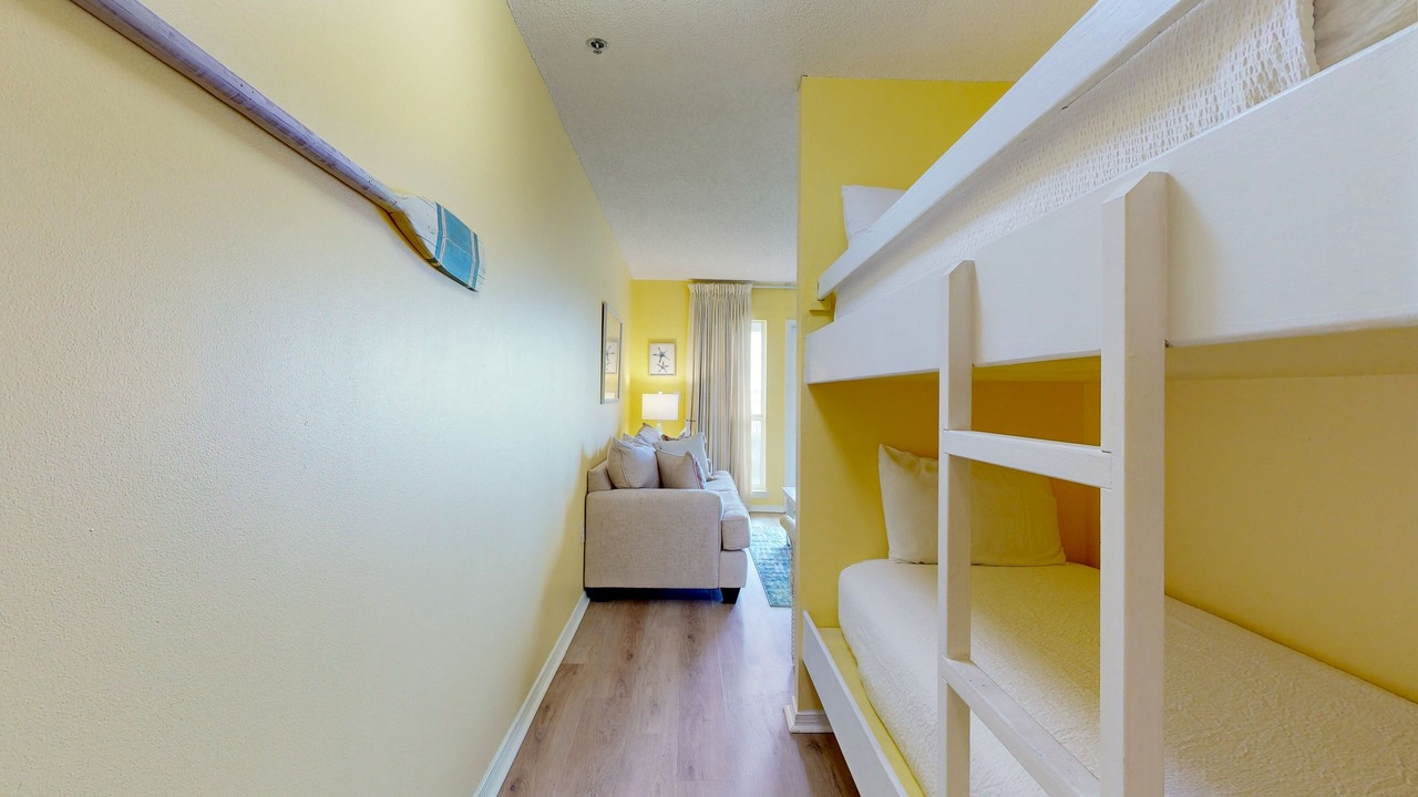 Photo of Bedroom in Gulf Place
