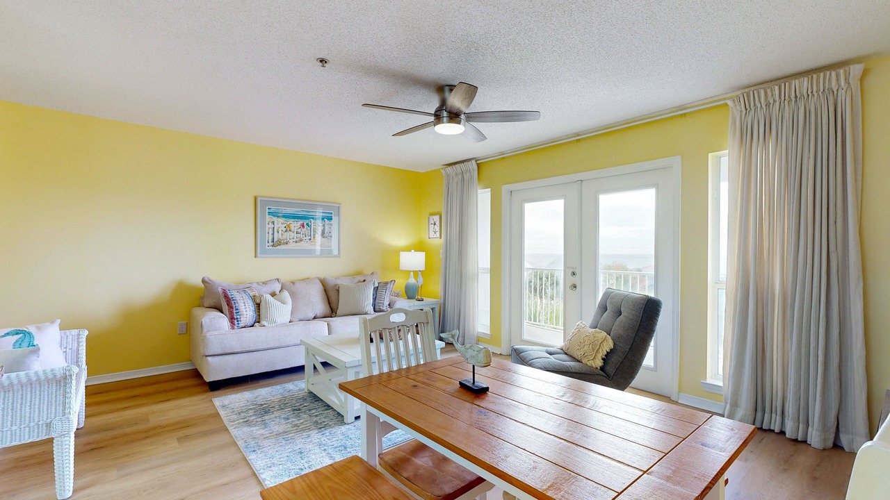 Photo of Livingroom in Gulf Place