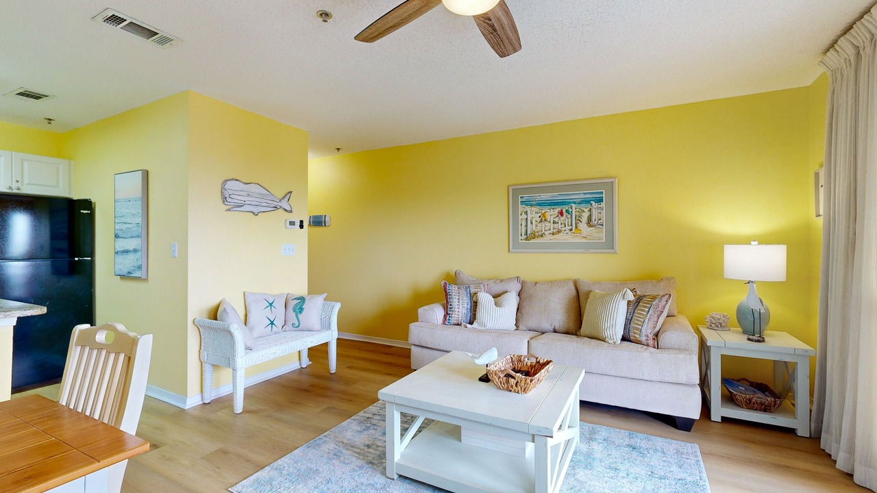 Photo of Livingroom in Gulf Place